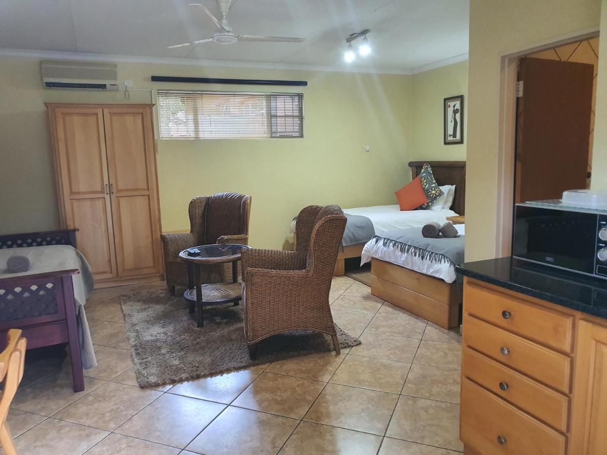 Selati 103 Guest Cottages マレラネ エクステリア 写真