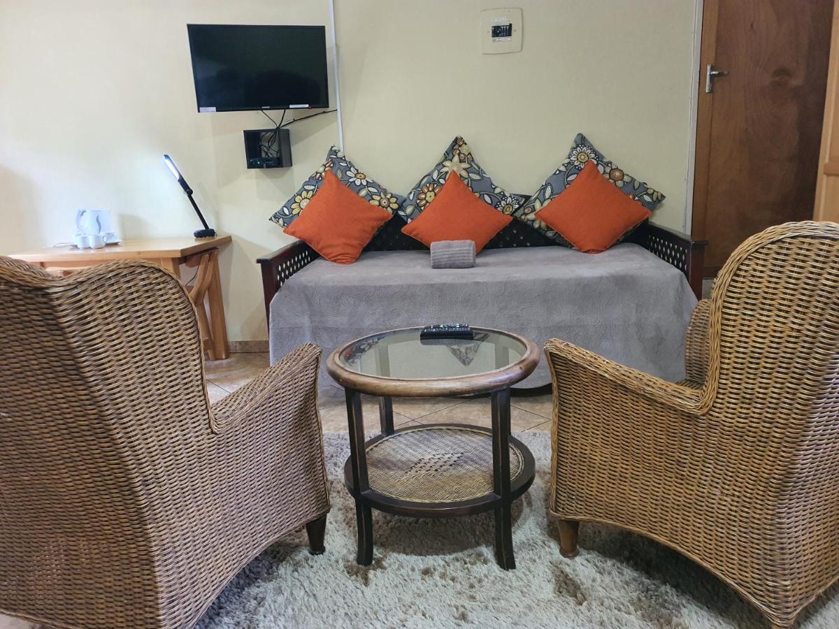 Selati 103 Guest Cottages マレラネ エクステリア 写真