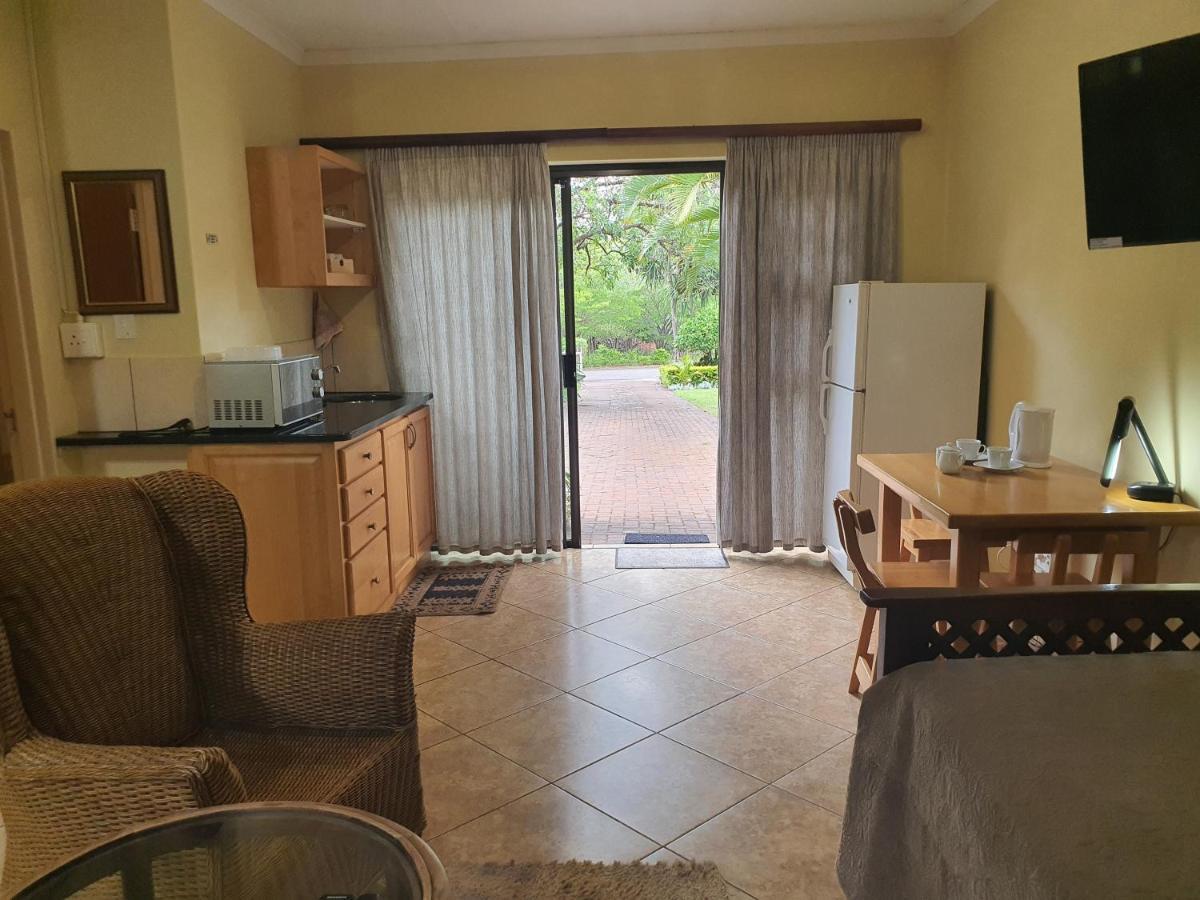 Selati 103 Guest Cottages マレラネ エクステリア 写真