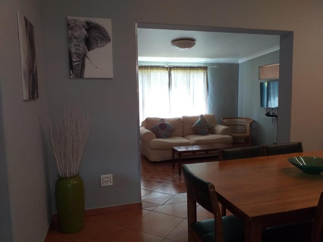 Selati 103 Guest Cottages マレラネ エクステリア 写真